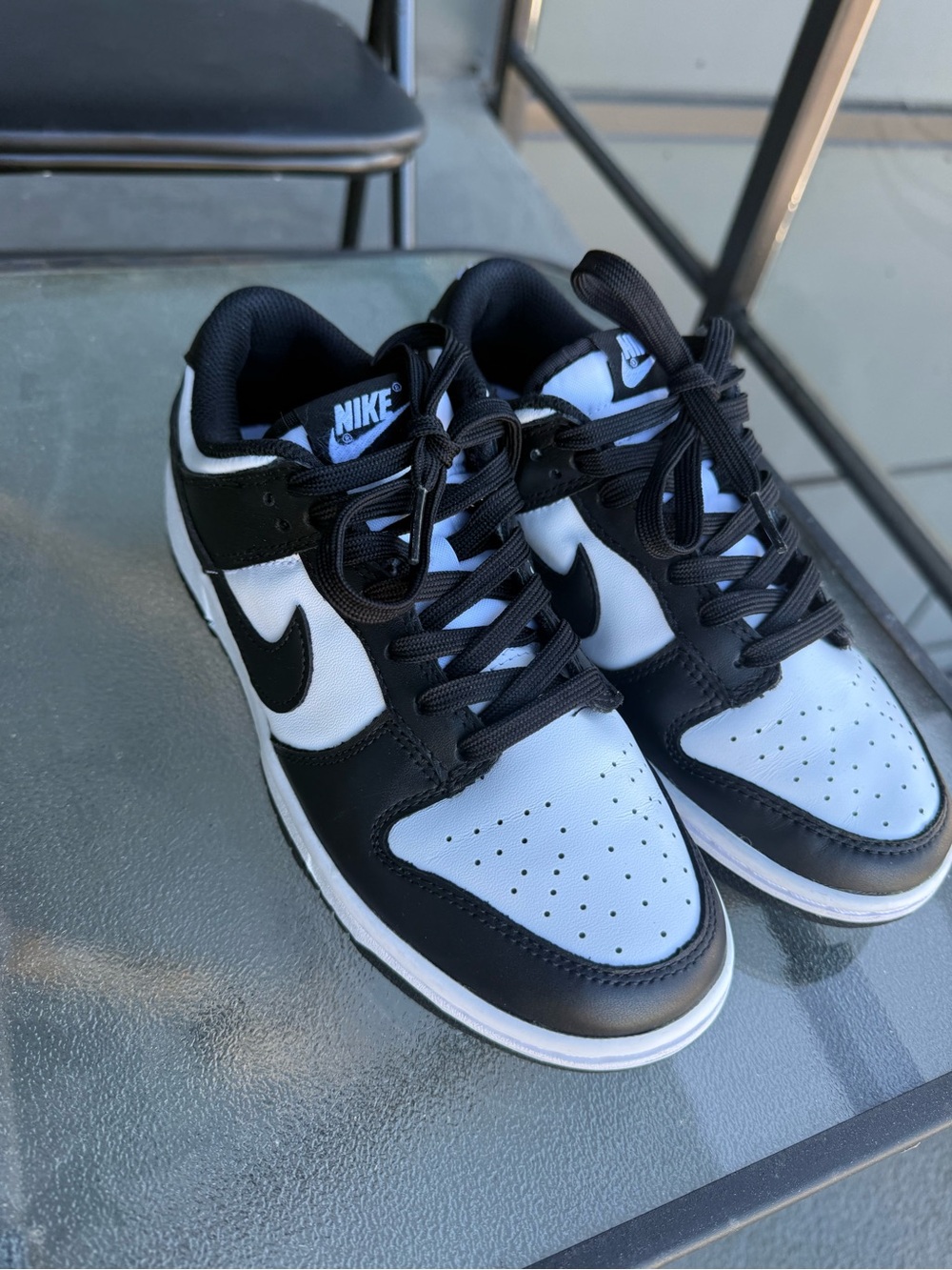 Nike Women's Black and White Low-Top Sneakers - Picture 2 of 8